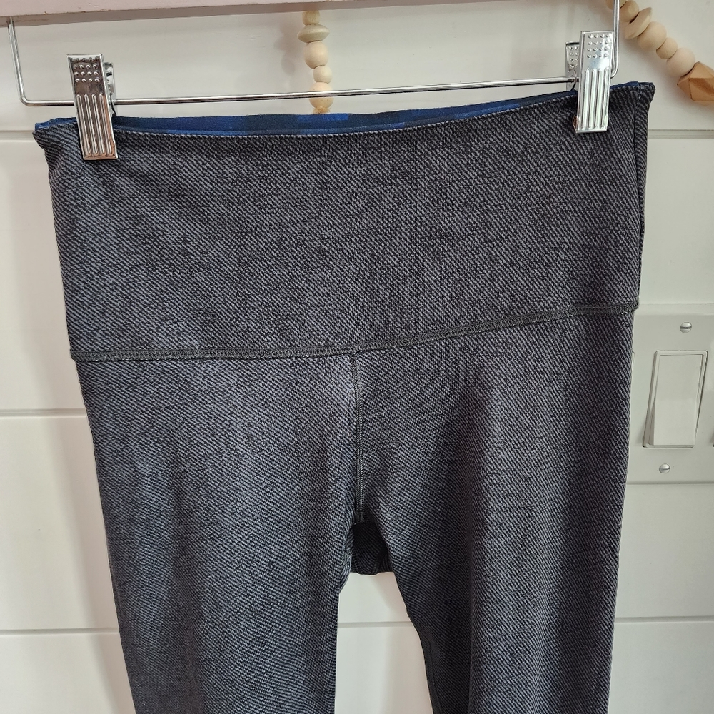 Peloton Bowie High Waist Capri Reversible pyramid sz M - Picture 12 of 16